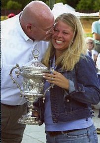 CPSA National Director Terry Blainey presents Donna with the British Championship cup (pic: Wes Stanton)