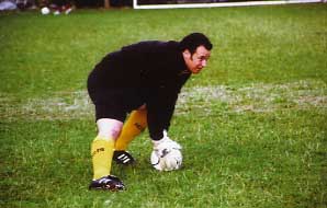 Lee warms up before the Ash Utd match