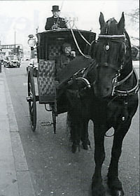 Vasily Livanov takes a ride in the 1899 Forder Cab - but not into the Royal Park