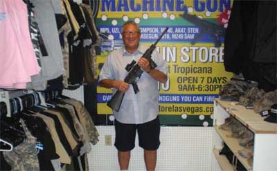Mike and machine gun in Las Vegas