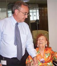 Keith Cain welcomes Eileen to DaC House in 2008 